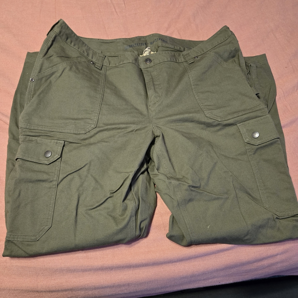 Duluth Trading Co Women's Green Cargo Pants